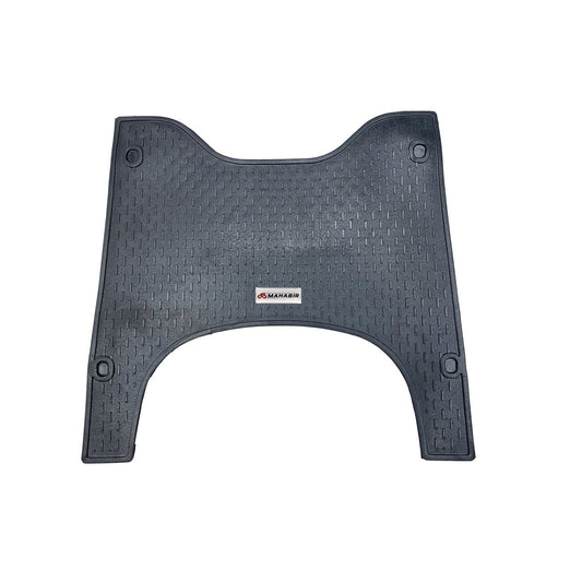 Black foot mat for Suzuki Rizta